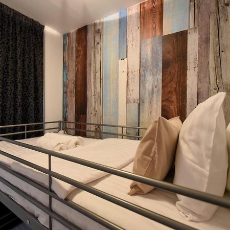 Discover Comfort: Charming & Spacious Apartment In The Old Town Bucharest Exterior photo