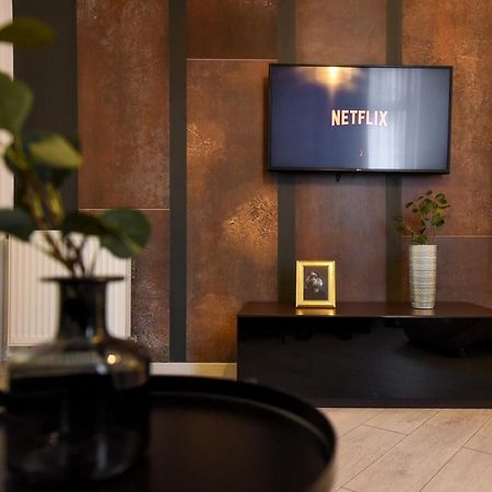 Discover Comfort: Charming & Spacious Apartment In The Old Town Bucharest Exterior photo