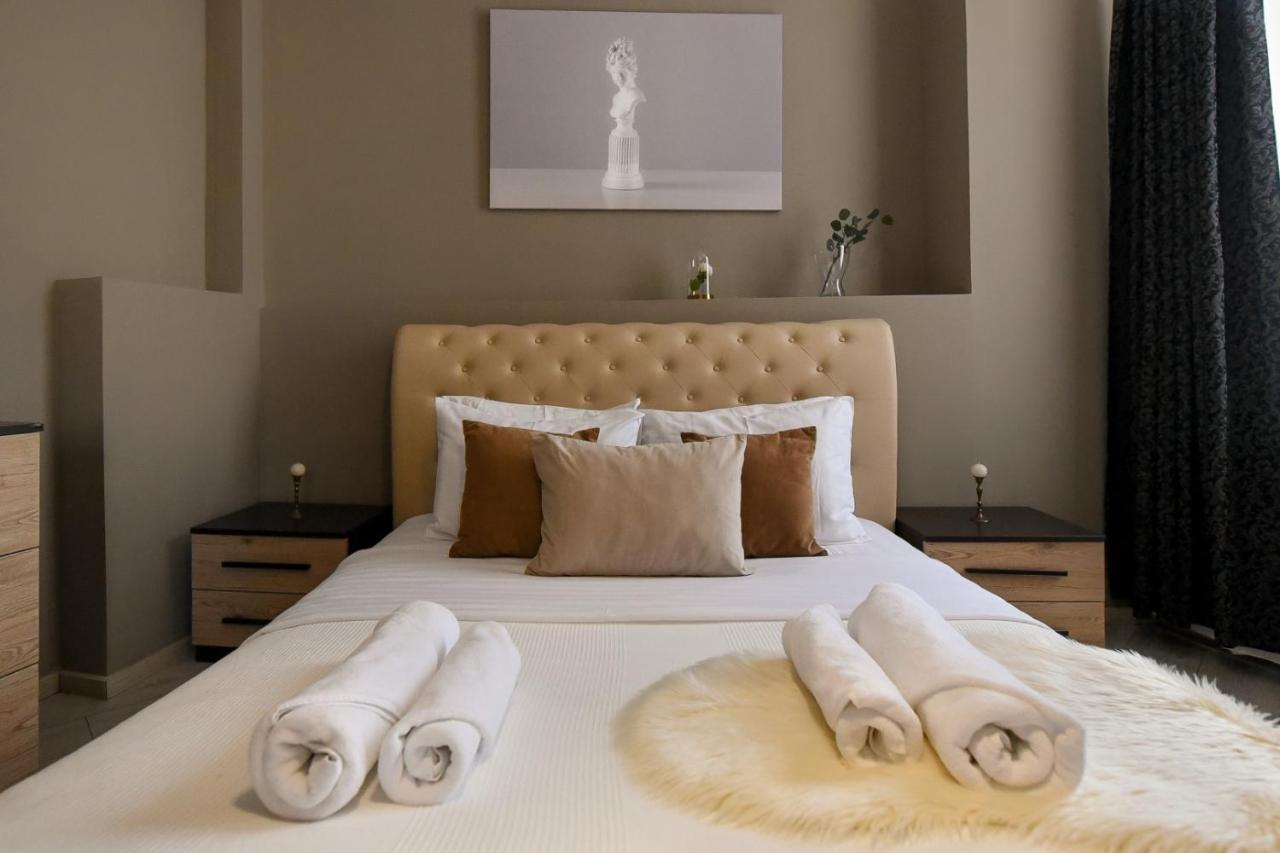 Discover Comfort: Charming & Spacious Apartment In The Old Town Bucharest Exterior photo