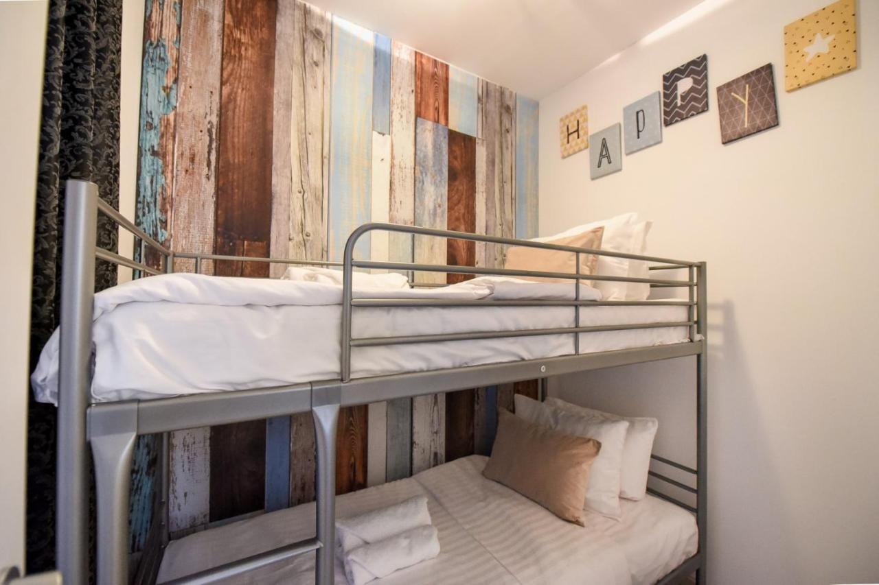 Discover Comfort: Charming & Spacious Apartment In The Old Town Bucharest Exterior photo