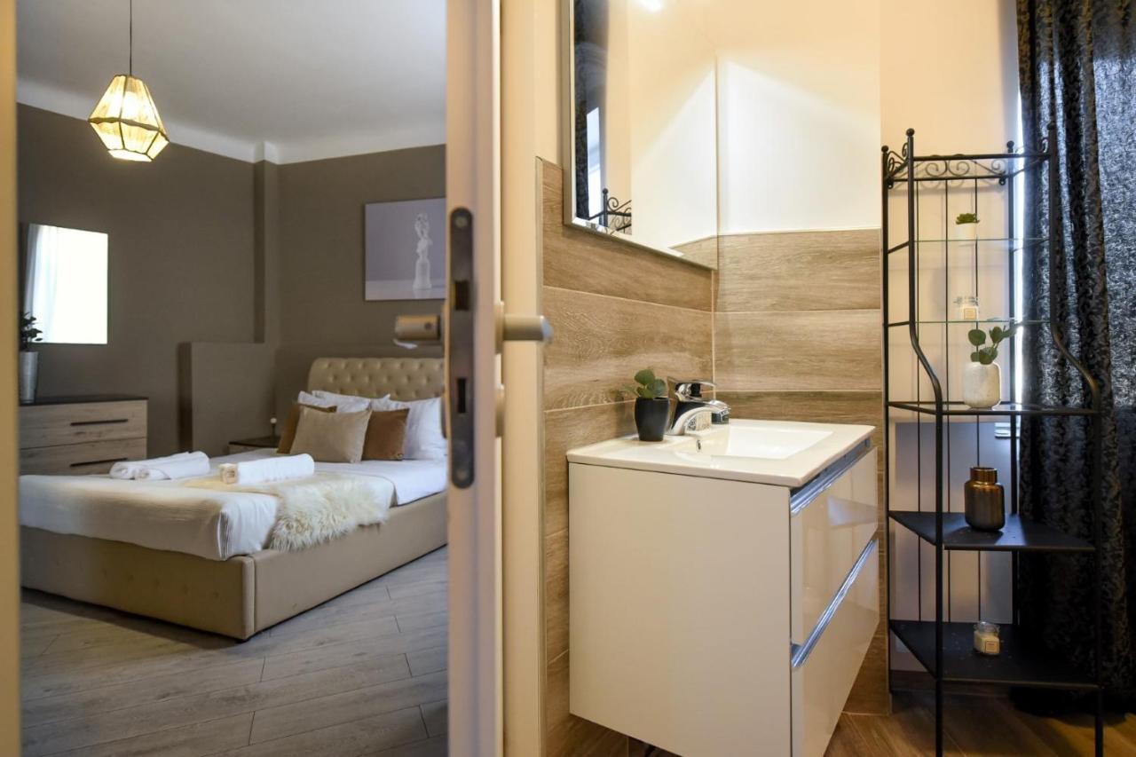 Discover Comfort: Charming & Spacious Apartment In The Old Town Bucharest Exterior photo