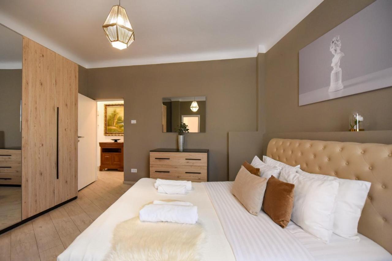 Discover Comfort: Charming & Spacious Apartment In The Old Town Bucharest Exterior photo